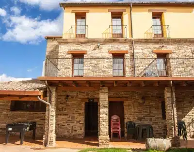 La Antigua Bodega y Los Lagos de San Isidro